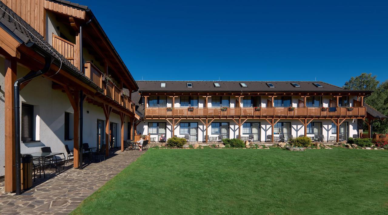 Jbx Resort Hotel Albatros Přední Výtoň المظهر الخارجي الصورة