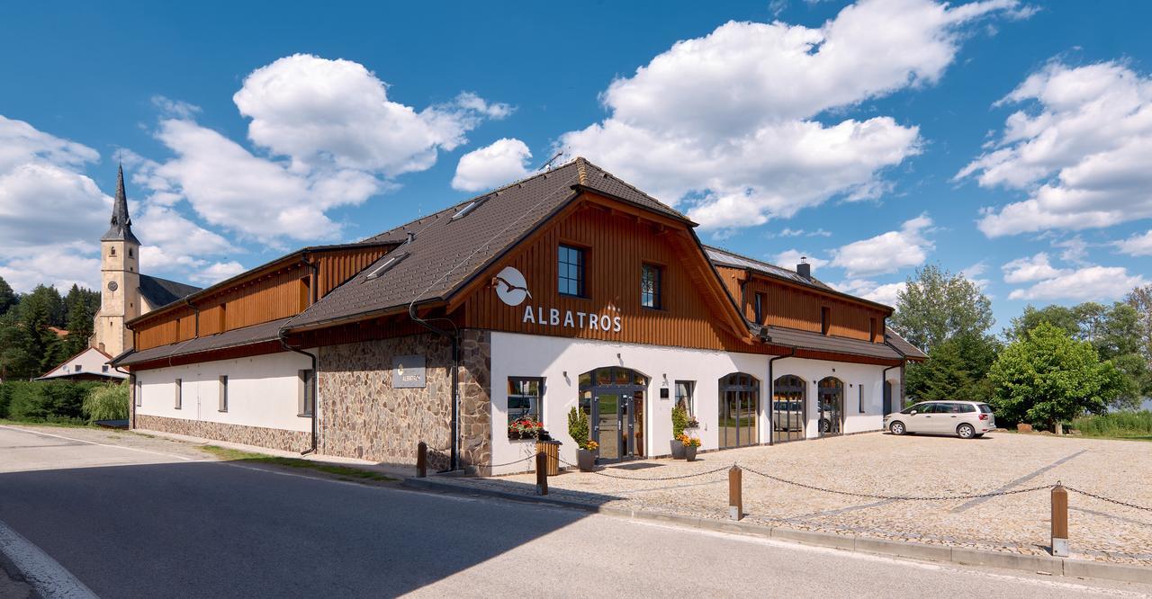 Jbx Resort Hotel Albatros Přední Výtoň المظهر الخارجي الصورة